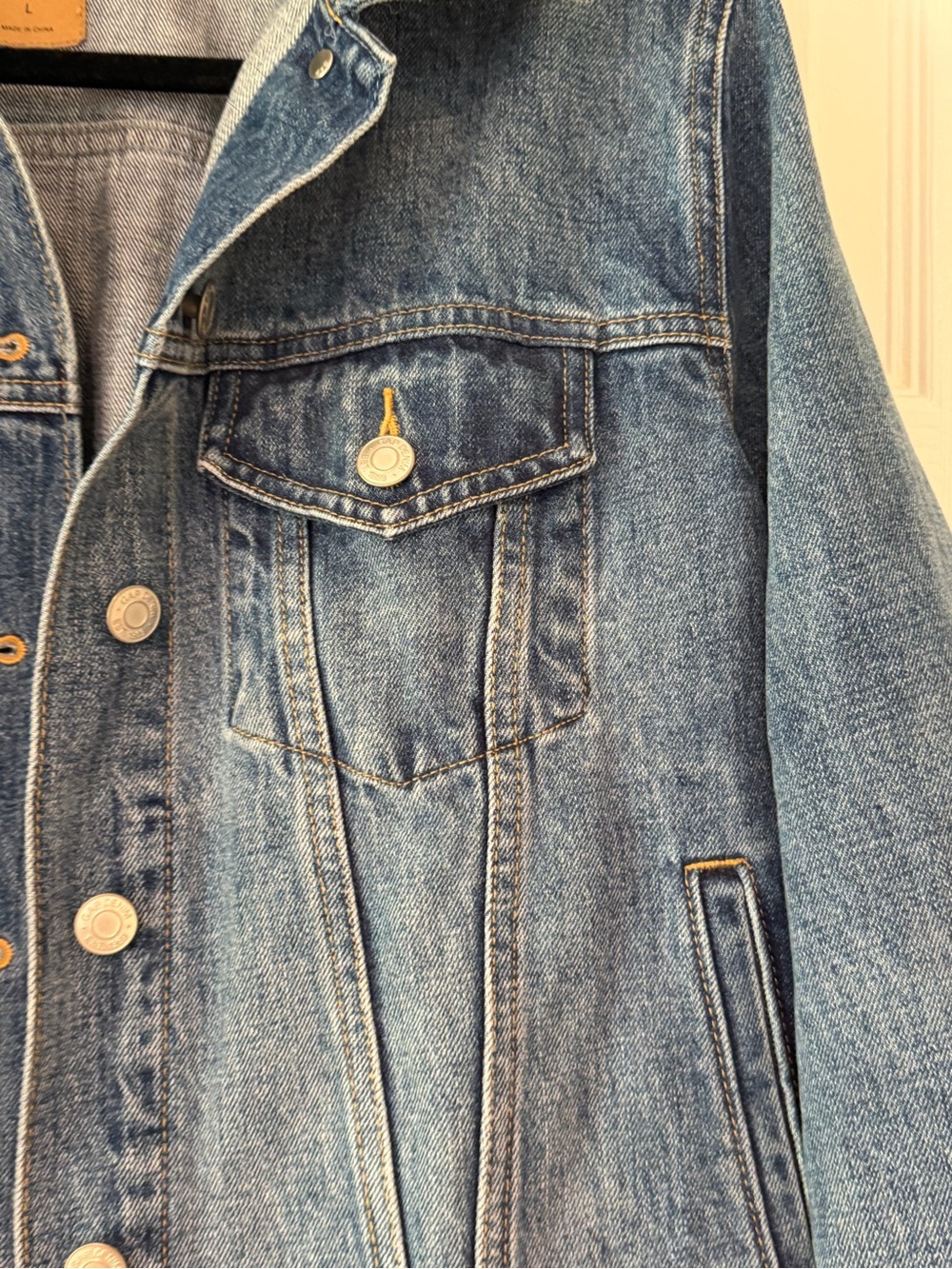 GAP Women's Classic Medium Blue Denim Jacket - Picture 8 of 9